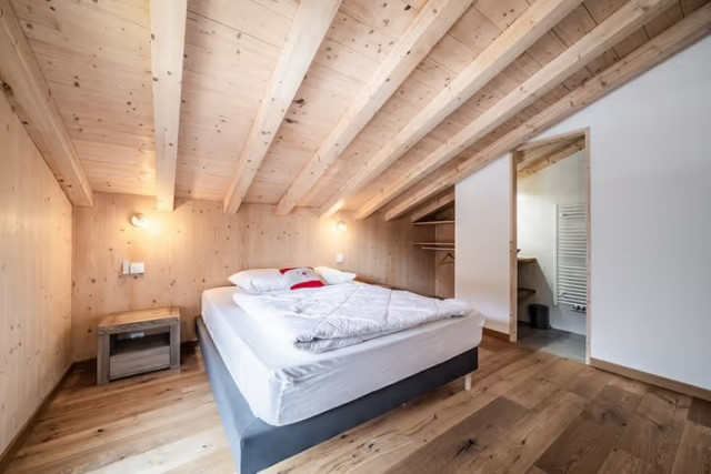 Chalet Louise, 10 personnes, Chambre lit double avec salle de douche, Châtel Domaine skiable 74