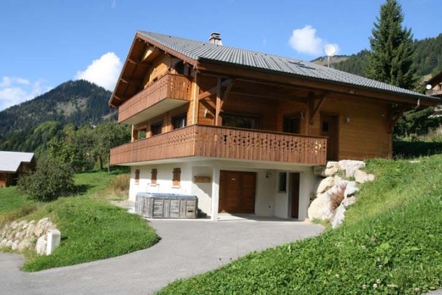 Chalet Montbeliarde, 10 personnes, Châtel, Béchigne, chalet extérieur, jardin