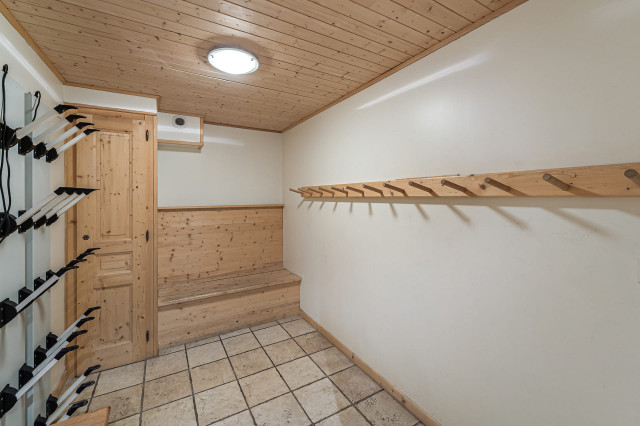 Chalet Montbéliarde, Ski storage with boot dryer, Châtel