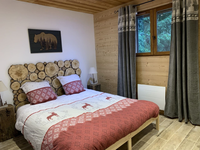 Chalet Rose des Neiges, Bedroom double bed, Châtel French Alps