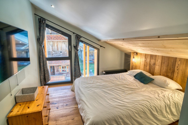 Chalet Ysaline, Bedroom double bed, Châtel Mountain 74