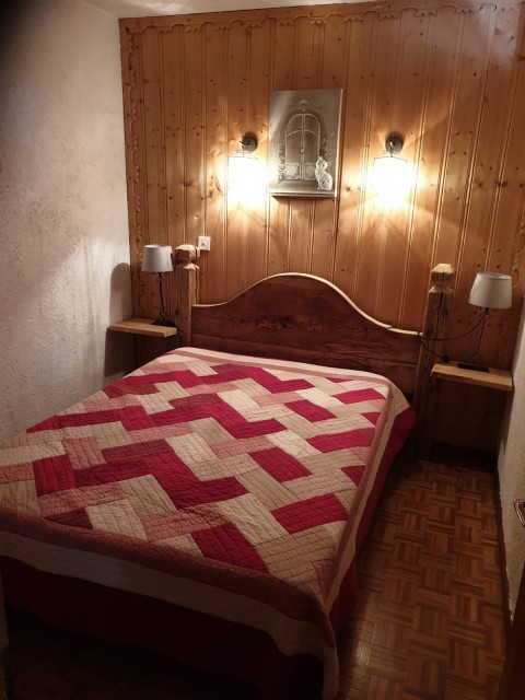 Chambre 2 pieces vieux four 000