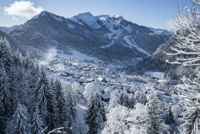 Le village de Châtel en hiver, au coeur de la Vallée d'Abondance