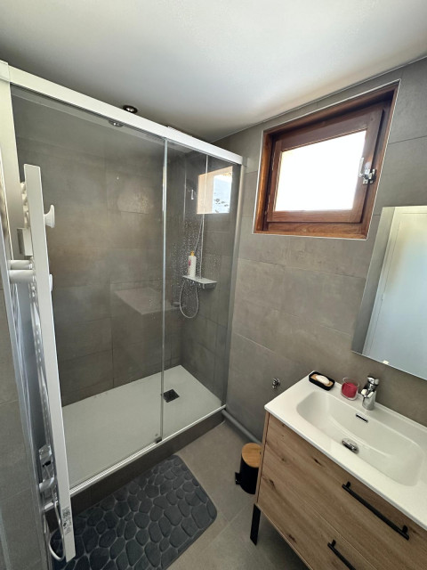 Residence Solarium, Appartment rental nr1, Petit-Châtel, shower room