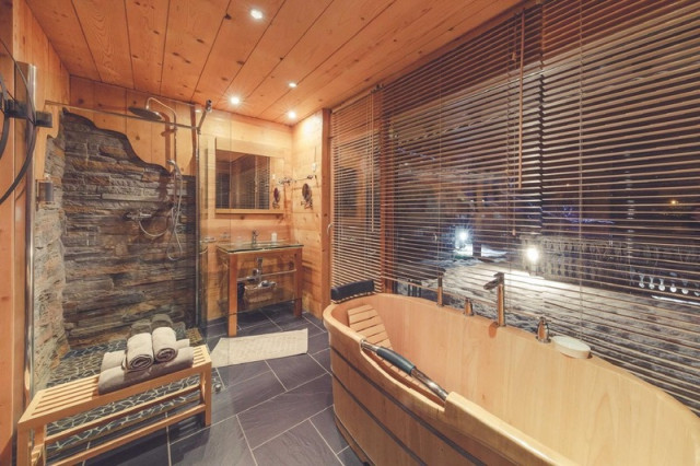 Les Loups Châtel Chalet Rental with Spa 2