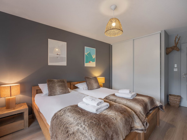 Residence 360, Apartment 16, Chatel, Bedroom single beds, Ski equipment