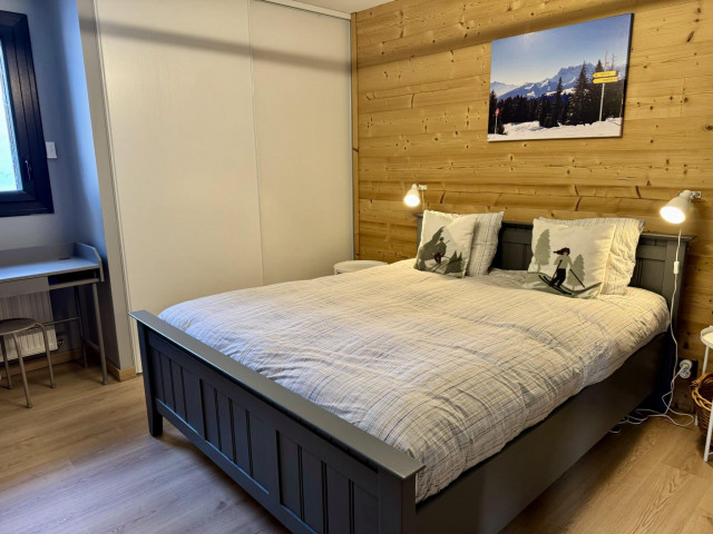 Residence 360, apartment 19, double bedroom, Châtel mountain ski holiday snow