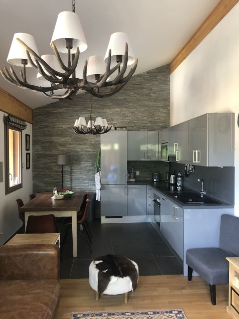 Résidence 4 éléments, appartement 31 A, cuisine salle à manger, Châtel ski neige famille vacances