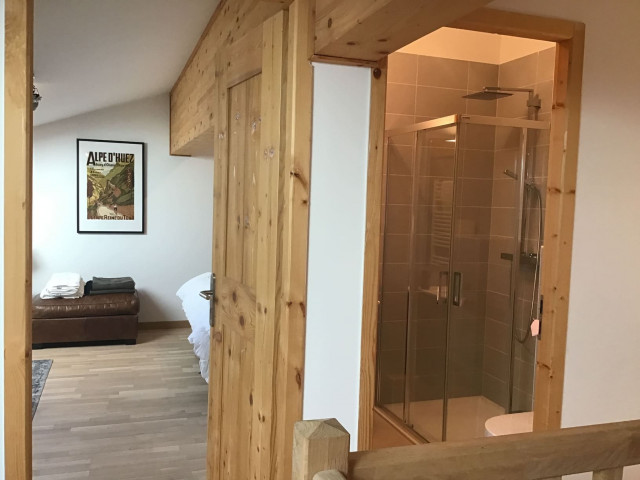 Résidence 4 éléments, appartement 31 A, entrée chambre étage, Châtel Tourisme