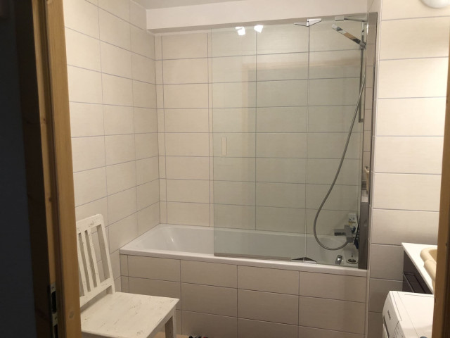 Résidence 4 éléments, appartement 31 A, salle de bain, Châtel montagne ski neige 