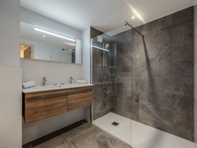 Résidence ALCHIMIE, apartment 11B, shower room, Châtel Tourisme