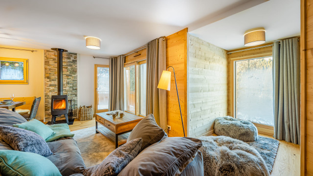 Residence Chalet de Vonnes, Living room and fireplace, Châtel Portes du Soleil