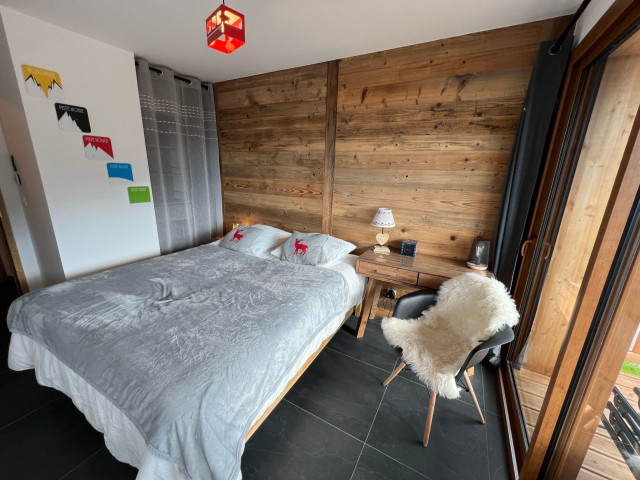 Apartment P'tite Grange n°202, Bedroom 2 single beds, Balcony access, Châtel Mountain Holiday