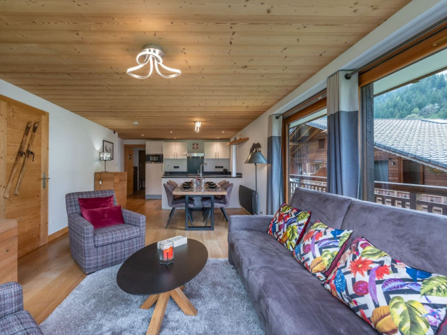 Residence Le Mont Blanc - Oasis, Apartment 07A, Chatel, Living room, Friends holiday