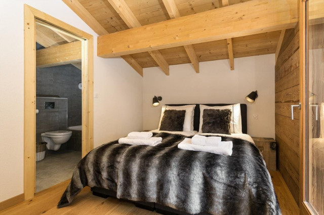Residence The Mont Royal, Bedroom double bed with shower room, Châtel Snow 74