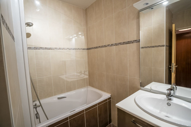 Résidence Le Solarium, bathroom, Châtel vallée d'Abondance