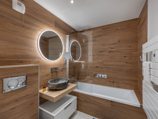 Résidence Le Theleme, Apartment 102, bathroom, Châtel ski mountain