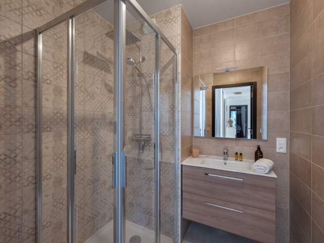 Résidence Le Theleme, Apartment 304 A, shower room, Châtel Les Portes du Soleil