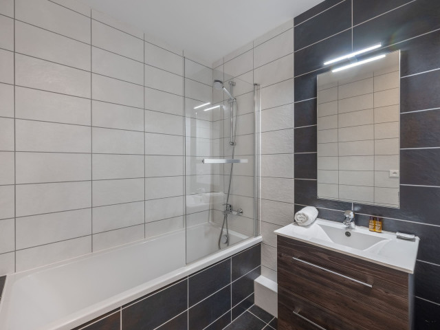 Résidence les 4 Elements, apartment 001 B, bathroom, Châtel Ski