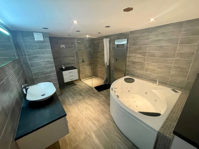 Residence Les Armoises, Apartment 5, Chatel, Bathroom, Skiing area