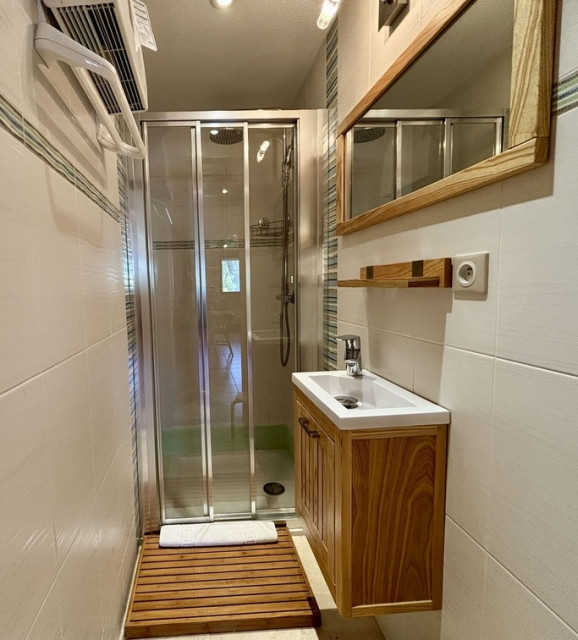 Résidence Les Fioles, appartement 19, salle de douche, Châtel Tourisme