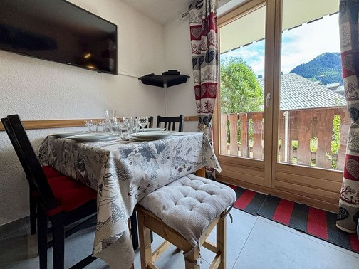 Résidence Les Gentianes, apartment B64, TV dining room, Châtel Les Portes du Soleil