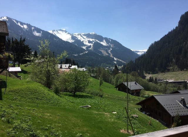 Résidence les Loges Blanches, 8 personnes, Châtel, centre du village, balcon, vue montagnes