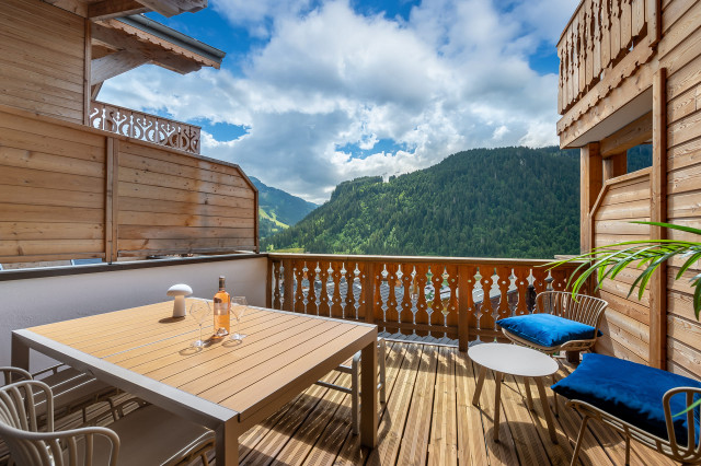 Résidence les Perles de Savoie, Apt 303, Salle de bain, Terrasse, Châtel Vacances Montagne été