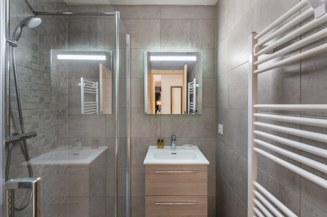 Residence The Perles de Savoie, Apt 401A, Shower room, Ski snow rental