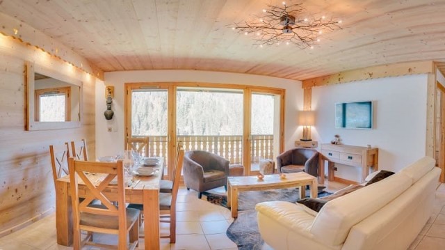 Résidence les Pins, 6 personnes, Châtel, salon, salle à manger