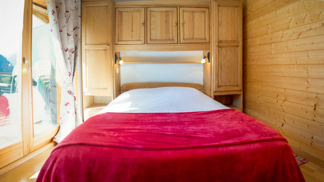 Residence Les Pins, Apartment 11, Châtel, Double bedroom, Ski equipment