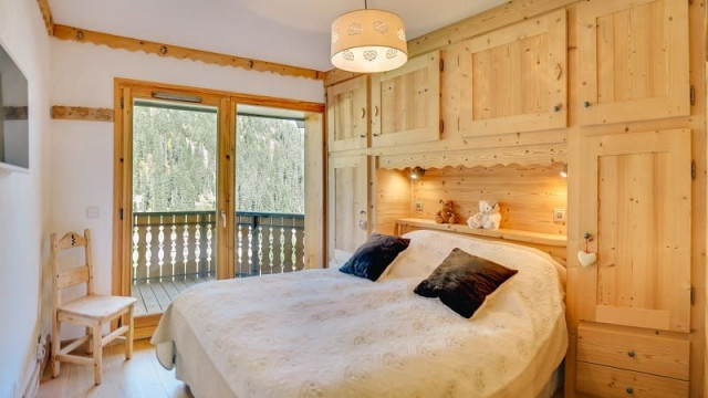 Residence les Pins, Bedroom double bed, Châtel Ski holidays