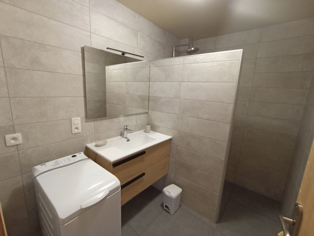 Résidence Les Rhododendrons Appartement 307, Châtel, Salle de douche, Alpes Françaises 74