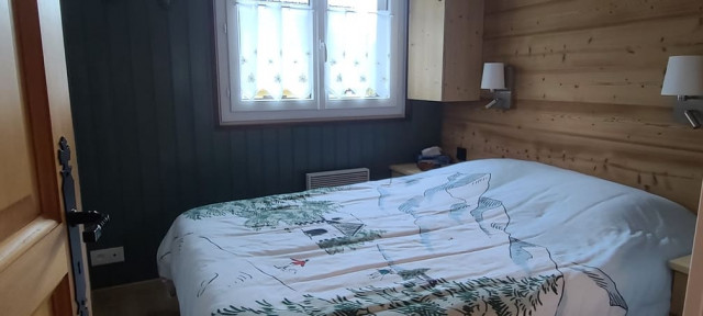Residence Les Tyroliens, Apartment 12A, Chatel, Double bedroom, Haute savoie
