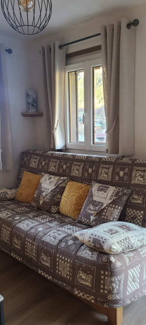 Residence Les Tyroliens, Apartment 12A, Chatel, Living room, Ski pass
