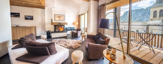 Résidence Lion d'Or, 10 personnes, Châtel, centre du village, séjour, salon, cheminée