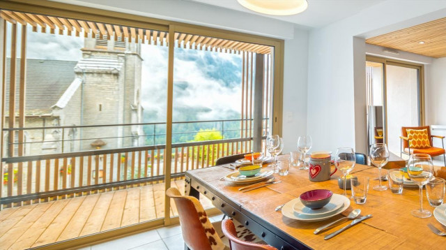 Residence Lion d'Or, Dining room and balcony, Châtel Mountain 74