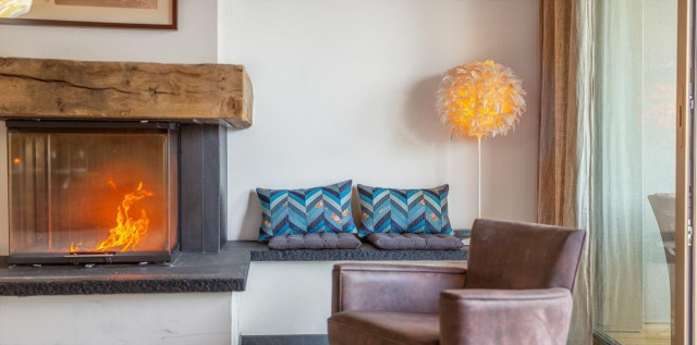 Residence Lion d'Or, Living room and fireplace, Châtel Chairlift 74