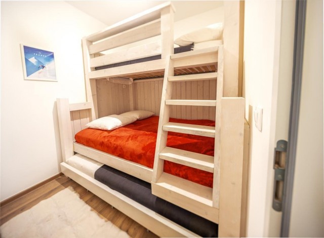 Résidence O Rouge, 5 personnes, Châtel, centre du village, chambre lits superposés