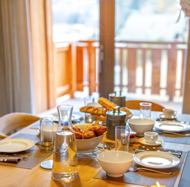 Résidence O Rouge, 5 personnes, Châtel, centre du village, salle à manger