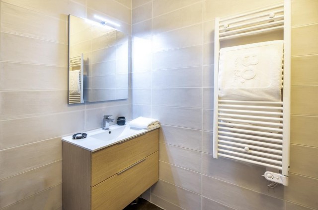 Résidence O Rouge, 5 personnes, Châtel, centre du village, salle de douche