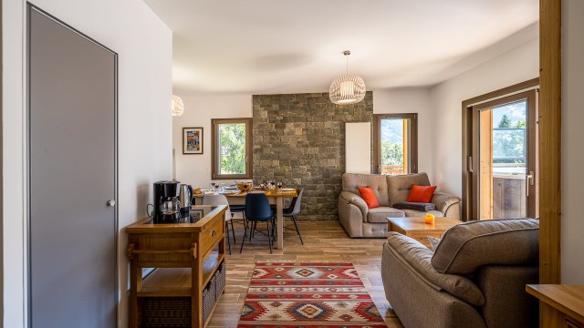 Résidence O Rouge, 6 personnes, Châtel, centre du village, salon