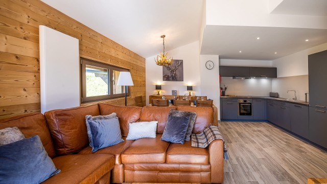 Résidence O Rouge, 8 personnes, Châtel, centre du village, salon, cuisine équipée
