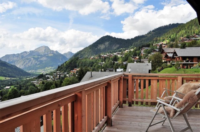 Résidence O Rouge, 8 personnes, Châtel, centre du village, terrasse, vue montagnes