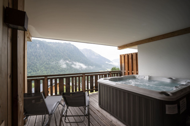 Residence O Rouge, apartment B1, jacuzzi on the terrace, family mountain vacation