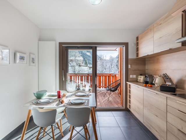 Residence O Rouge, Kitchen and balcony with view, Châtel Haute-Savoie