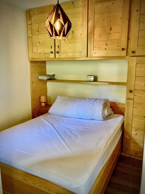 Apartment block Perce Neige, Building D, Apartment 23, Bedroom with double bed, Châtel Ski