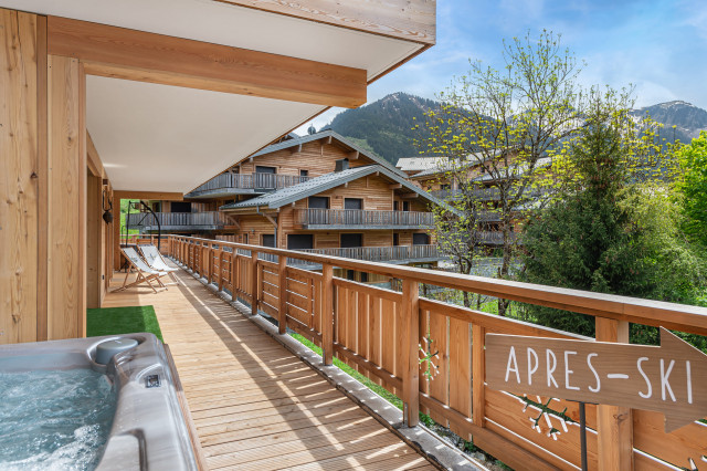 Résidence Quintessence, Apt 303B, 9 personnes, Terrasse avec Jacuzzi, Châtel été vacances Soleil