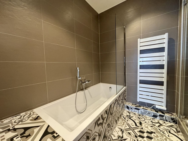 Résidence Soldanelles, Appartement 4, Salle de bain et douche, Châtel Vacances à la neige
