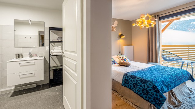 Résidence the VIEW, 6 personnes, Châtel, centre du village, chambre et salle de bain